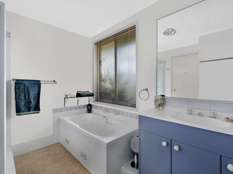 6 Monarch Drive, Hamlyn Terrace NSW 2259