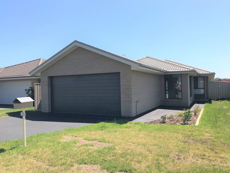 15 Regatta Way, Summerland Point NSW 2259