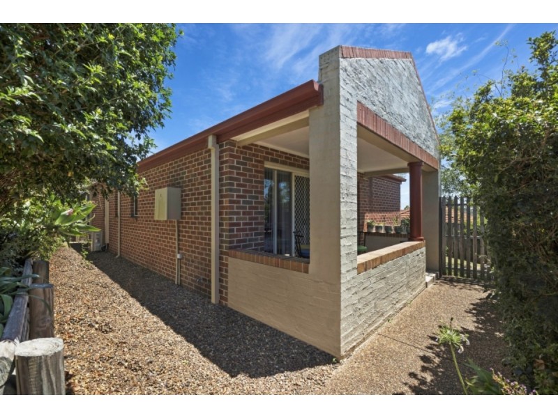 3/8 The Ridge, Wadalba NSW 2259