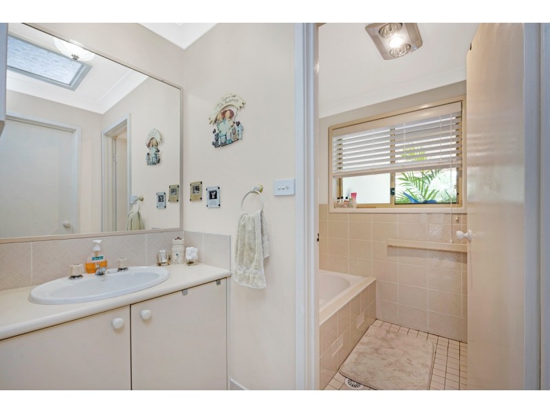 1/108 Gorokan Drive, Lake Haven NSW 2263