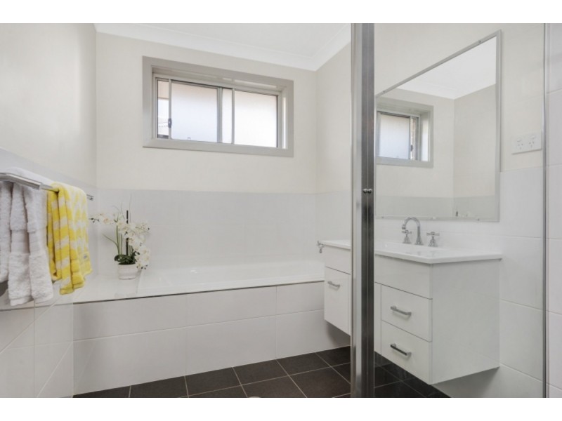 13 Fairmont Boulevard, Hamlyn Terrace NSW 2259