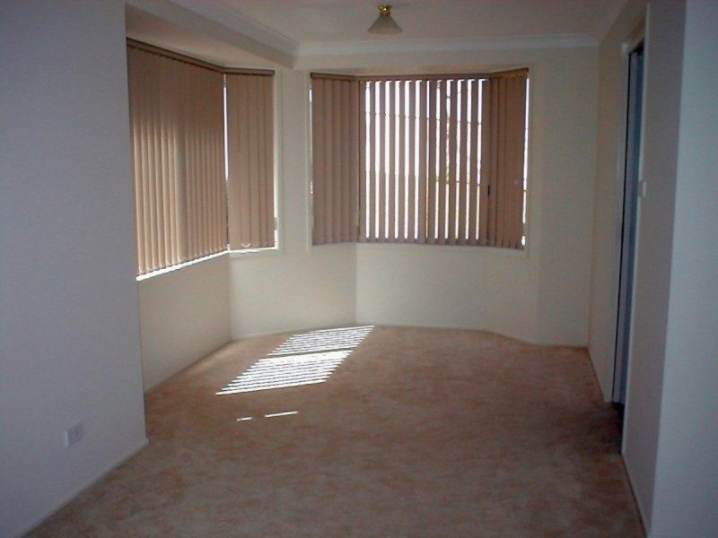 8 Hillmont Close, Woongarrah NSW 2259