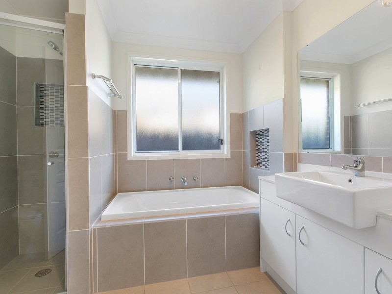 21 Parry Parade, Wyong NSW 2259
