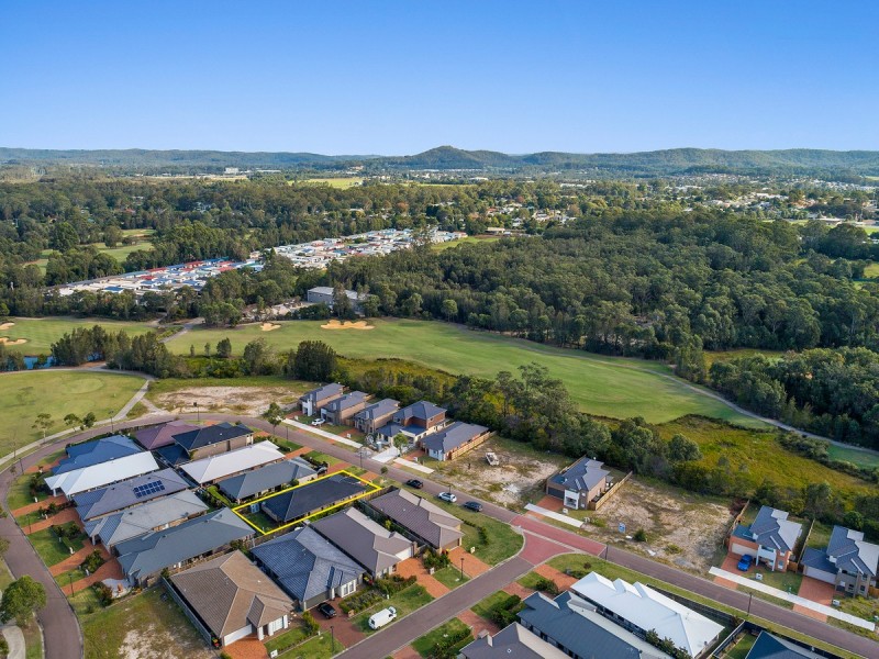 21 Parry Parade, Wyong NSW 2259