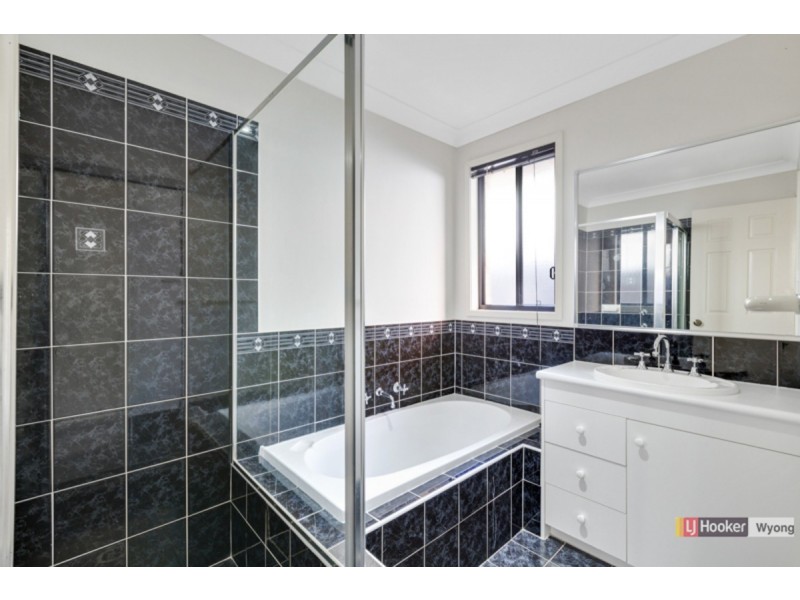 16 Glider Road, Wadalba NSW 2259