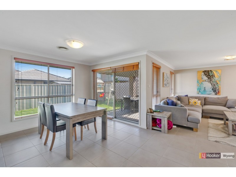30 Wakool Crescent, Woongarrah NSW 2259