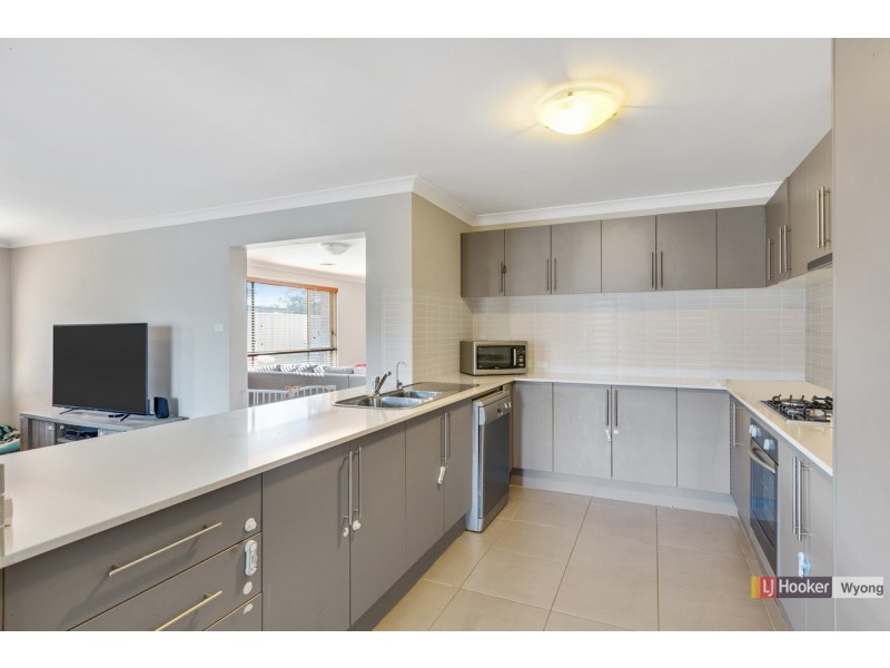 30 Wakool Crescent, Woongarrah NSW 2259