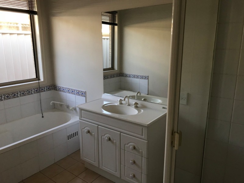 4 Skyhawk Avenue, Hamlyn Terrace NSW 2259