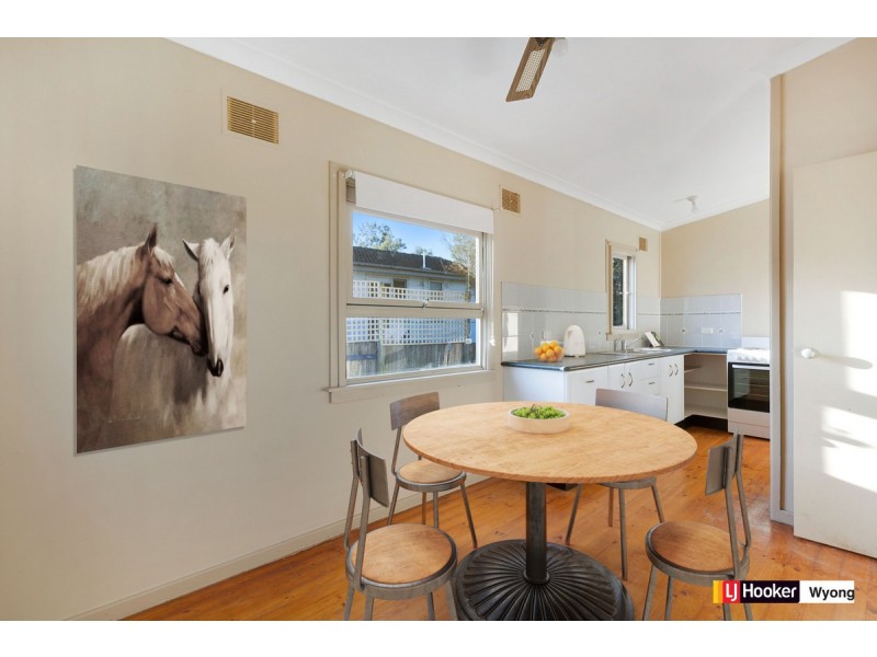 18 Cutler Drive, Wyong NSW 2259