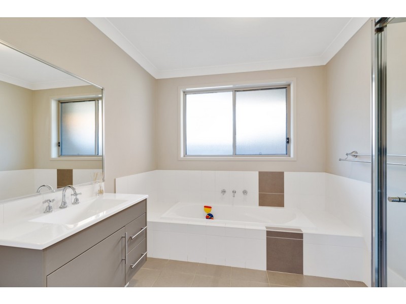 30 Wakool Crescent, Woongarrah NSW 2259