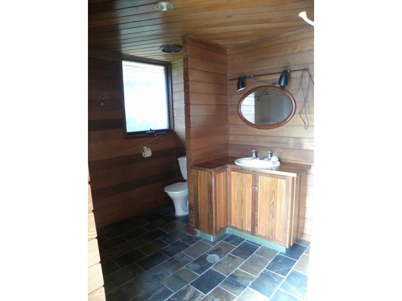 252 Tuggerawong Road, Tuggerawong NSW 2259