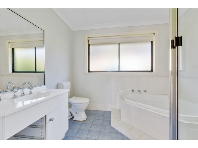 106 Brittania Drive, Watanobbi NSW 2259