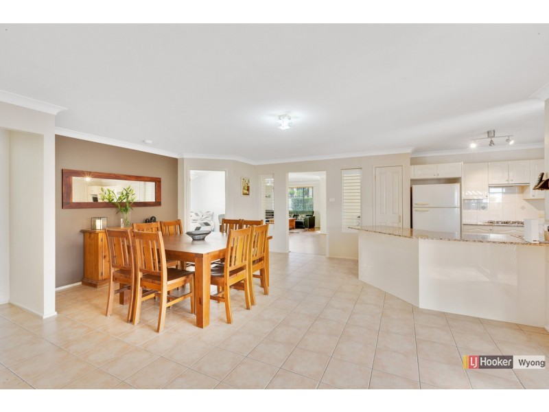 30 Greenhaven Circuit, Woongarrah NSW 2259