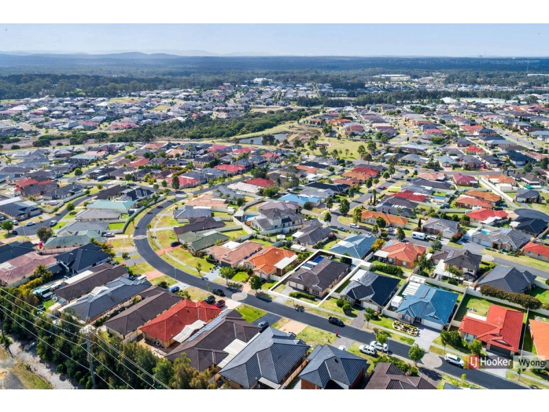 30 Greenhaven Circuit, Woongarrah NSW 2259