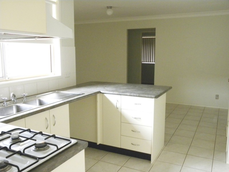 4 Mascord Avenue, Wadalba NSW 2259