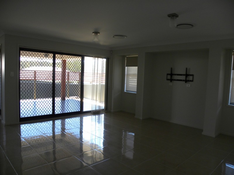 17 Clydesdale Street, Wadalba NSW 2259