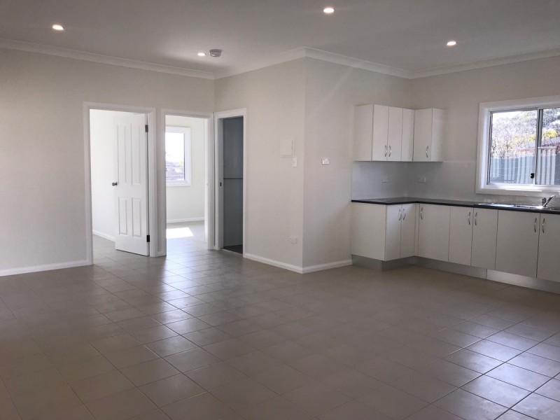 8a Crystal Crescent, Wyong NSW 2259