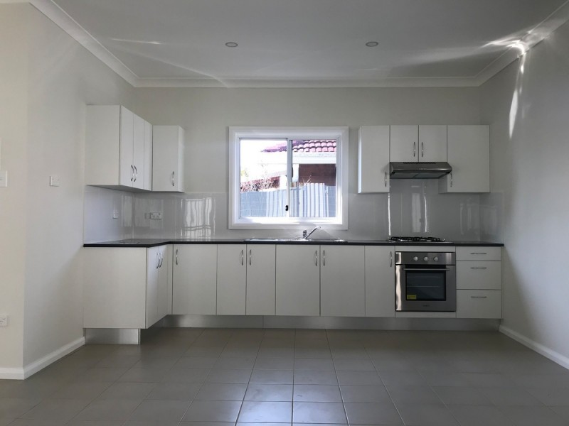 8a Crystal Crescent, Wyong NSW 2259