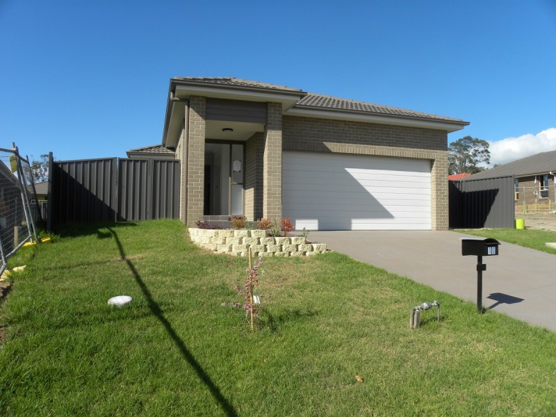 10 Frank Street, Wadalba NSW 2259