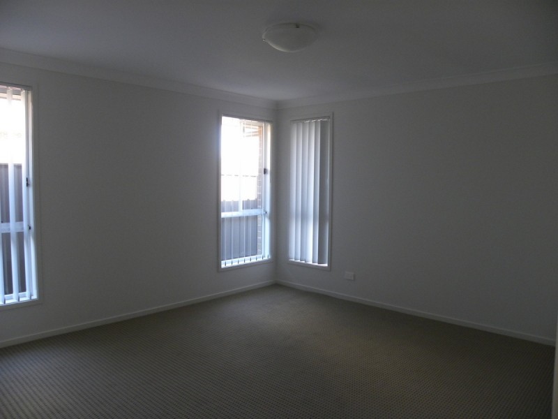 10 Frank Street, Wadalba NSW 2259