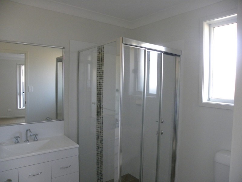 10 Frank Street, Wadalba NSW 2259