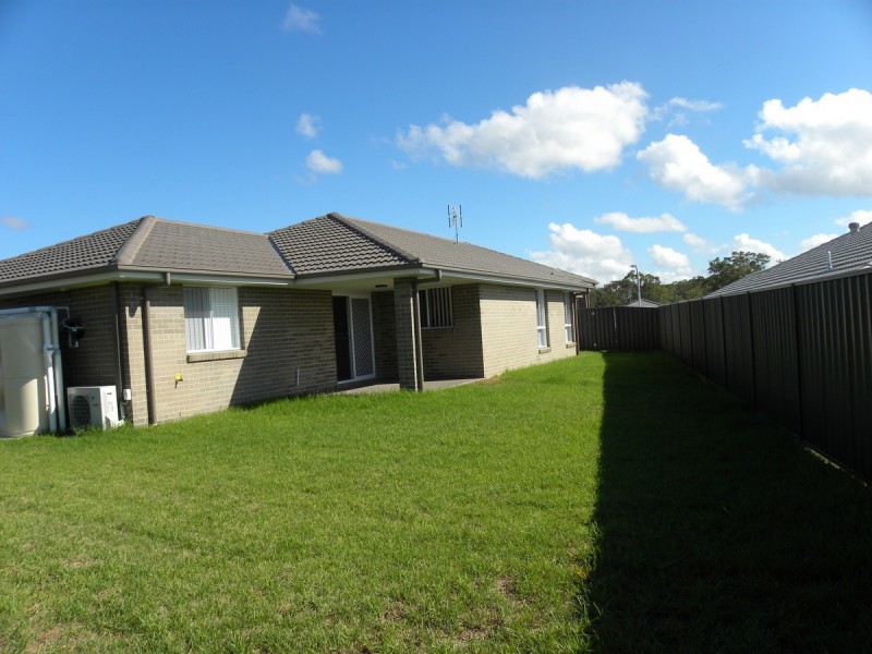 10 Frank Street, Wadalba NSW 2259
