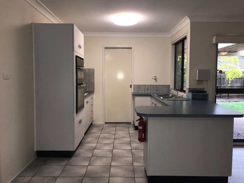 12 Peta Close, Bateau Bay NSW 2261