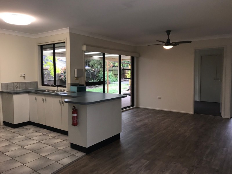 12 Peta Close, Bateau Bay NSW 2261