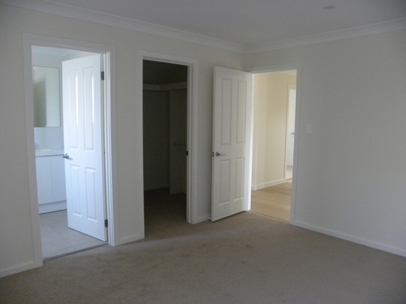 13 Salamander Road, Wadalba NSW 2259