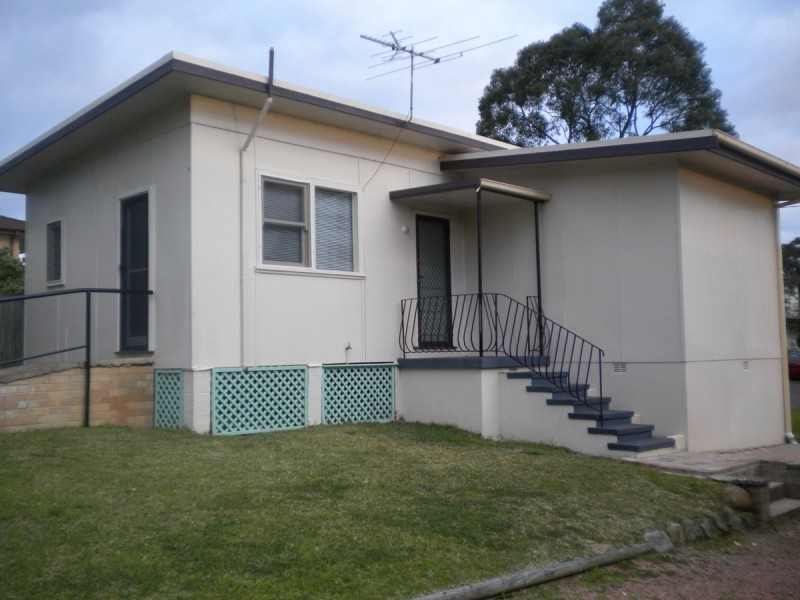 10 Kevin Street, Mannering Park NSW 2259