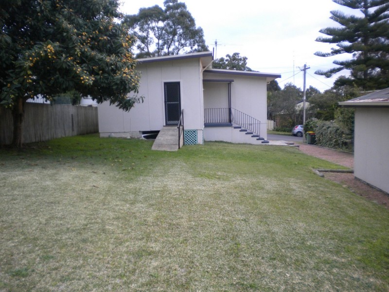 10 Kevin Street, Mannering Park NSW 2259