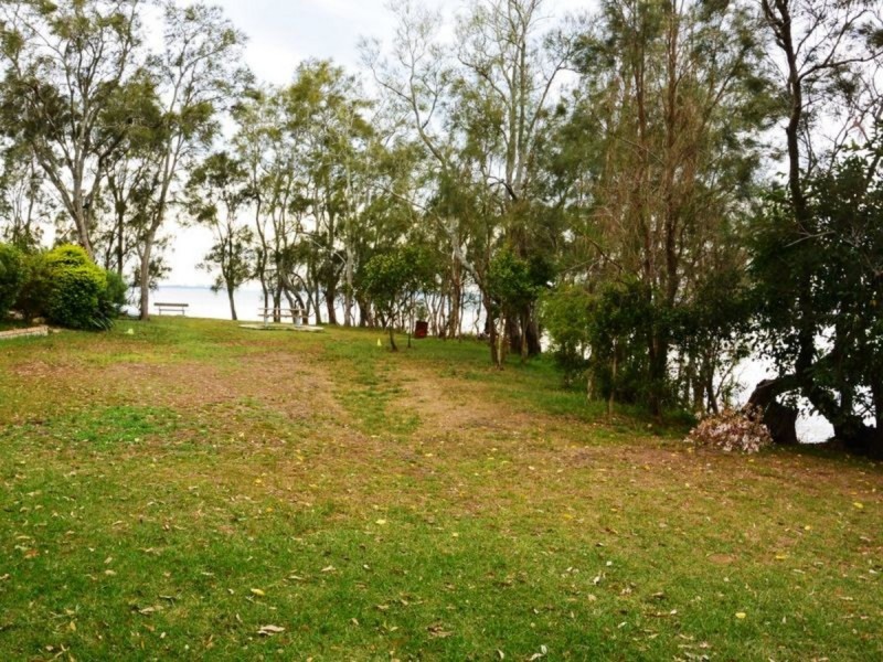 8 Marine Parade, Rocky Point NSW 2259