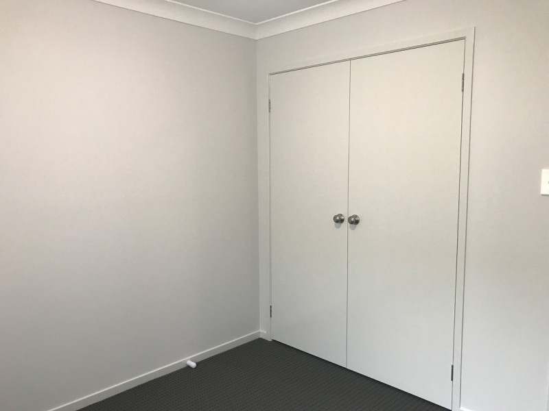 8 Cams Boulevard, Summerland Point NSW 2259