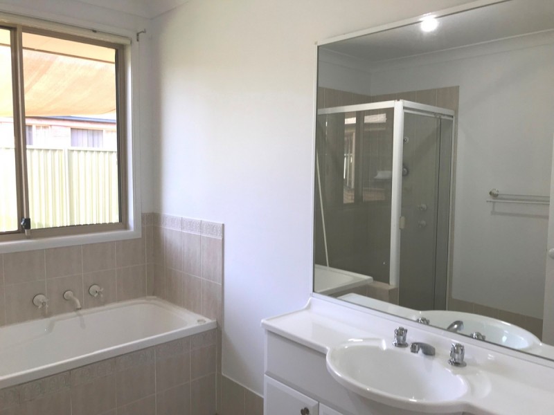 5 Piper Drive, Hamlyn Terrace NSW 2259