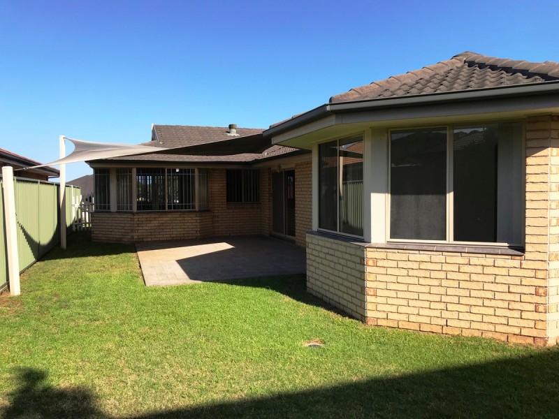 5 Piper Drive, Hamlyn Terrace NSW 2259