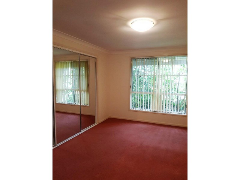 10 Quarterhorse Parade, Wadalba NSW 2259