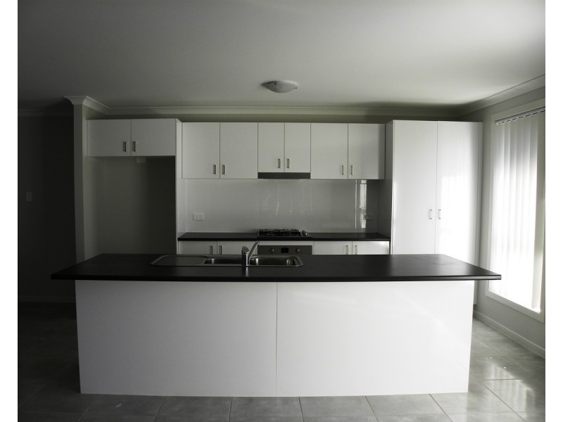 31 Voyager Street, Wadalba NSW 2259