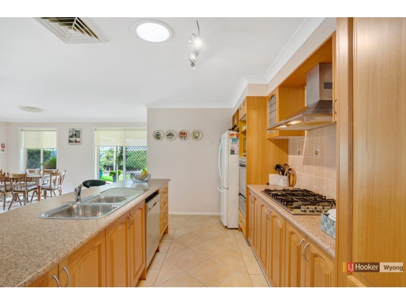20 Cherry Blossom Crescent, Hamlyn Terrace NSW 2259