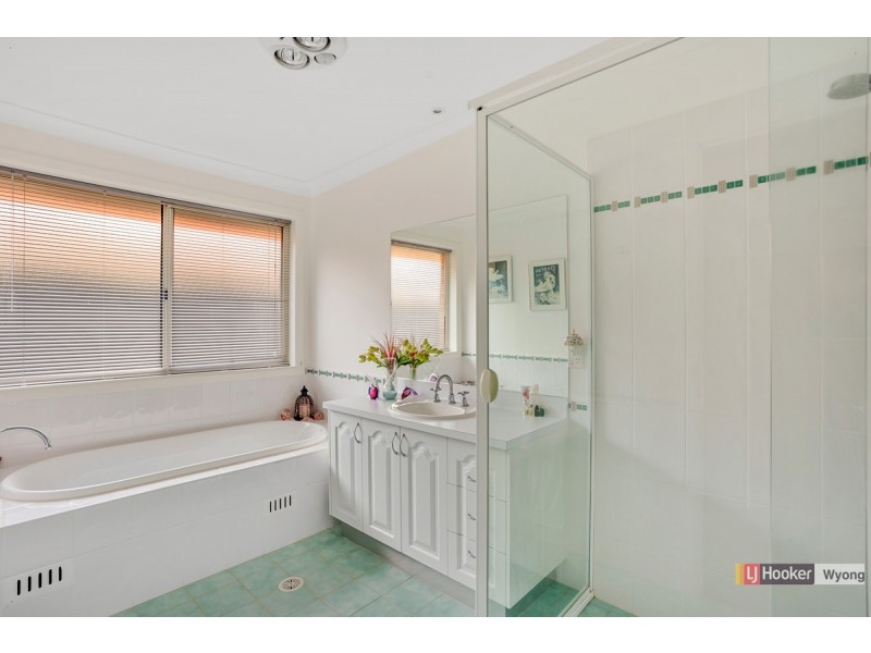 20 Cherry Blossom Crescent, Hamlyn Terrace NSW 2259