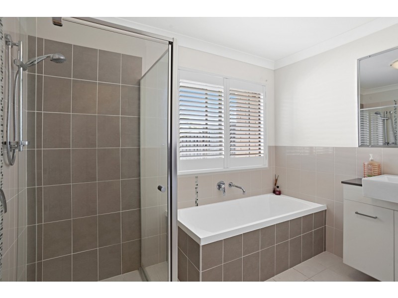 19 Parry Parade, Wyong NSW 2259