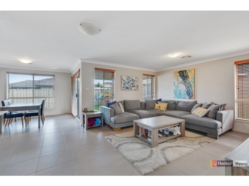 30 Wakool Crescent, Woongarrah NSW 2259