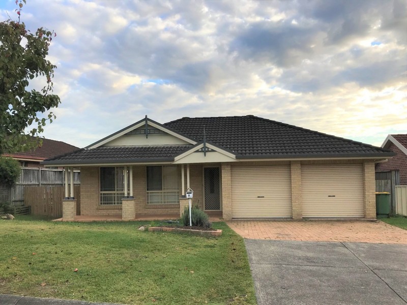 8 Manchurian Way, Wadalba NSW 2259