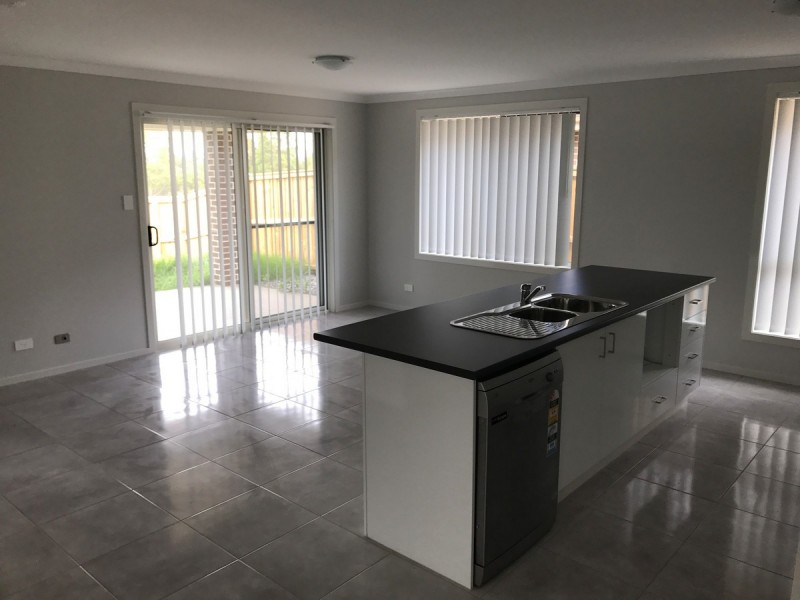 10 Oakmont Place, Woongarrah NSW 2259