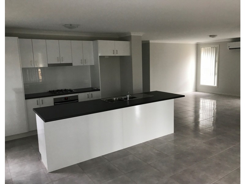 10 Oakmont Place, Woongarrah NSW 2259