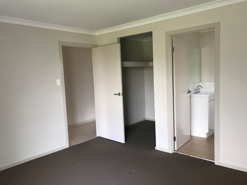 11 Frank Street, Wadalba NSW 2259