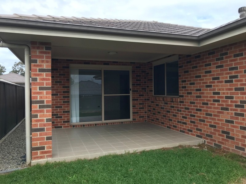 11 Frank Street, Wadalba NSW 2259