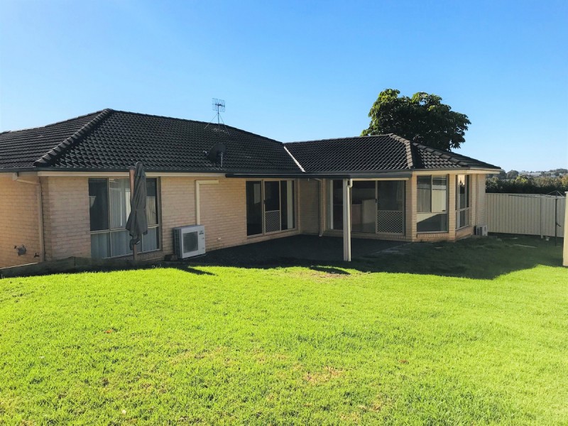 18 Warrigal Road, Woongarrah NSW 2259