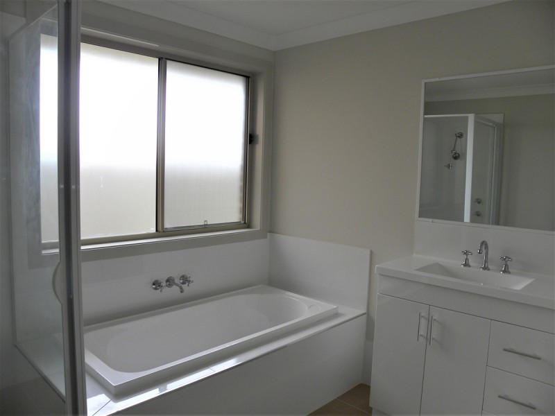 2 Nelson Grove, Woongarrah NSW 2259