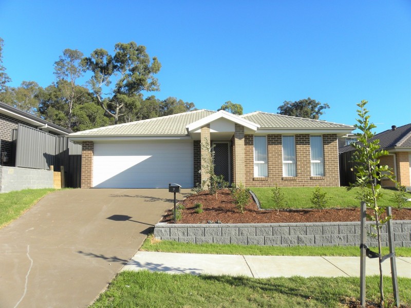 7 Creswell Street, Wadalba NSW 2259