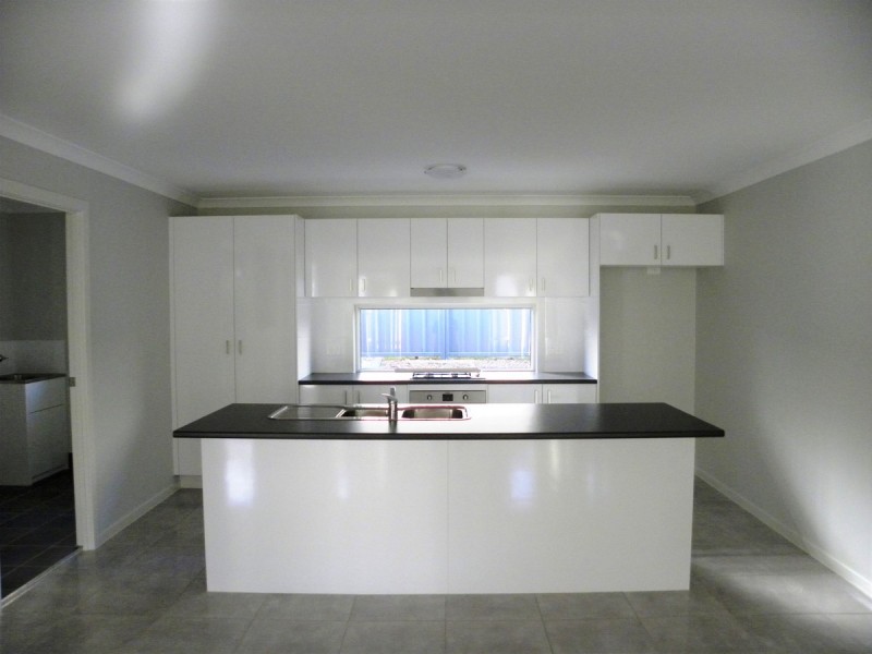 7 Creswell Street, Wadalba NSW 2259